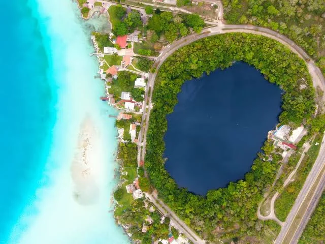 cenote azul bacalar